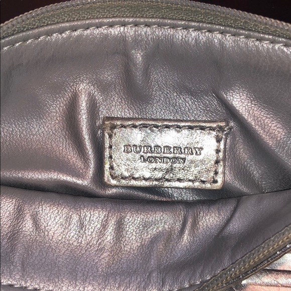 Sm, silver, Burberry makeup pouch w/ zipper - Picture 3 of 3